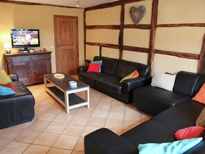 Fireplace, DVD player, MP3 dock
