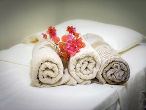Spa - Beautiful Hilltop Villa With Breathtaking Views of the Caribbean Sea (St. Marie)
