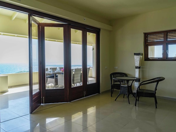 House | Living room - Beautiful Hilltop Villa With Breathtaking Views of the Caribbean Sea (St. Marie)