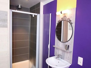 House | Bathroom | Bathtub