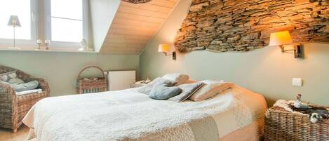 House | 2 bedrooms, individually furnished, bed sheets