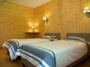 Casa | 8 quartos, individualmente mobiliados