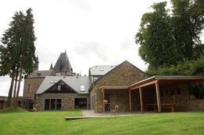 Exterior - Holiday Home in Stoumont Near Spa Resort (Stoumont)