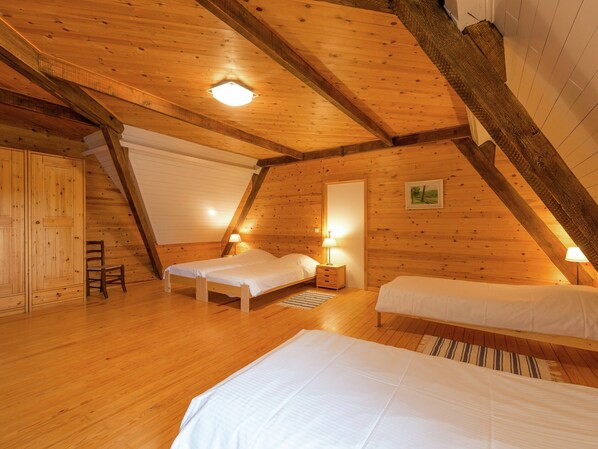 6 chambres, ameublement personnalisé, draps fournis