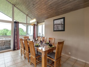 Dining - Modern Villa with Indoor Pool & Hot Tub in Malmedy (Malmedy)