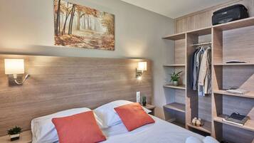 4 bedrooms, individually furnished