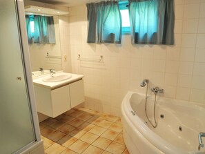 Bathroom - Modern Holiday Home in Somme-Leuze with Sauna & Hot Tub (Somme-Leuze)