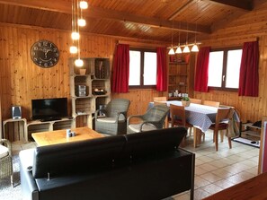 Dining - Modern Holiday Home in Somme-Leuze with Sauna & Hot Tub (Somme-Leuze)