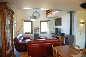 Living room - Stone House in Durbuy With Sauna & Garden Views (Somme-Leuze)