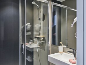 Apartment | Bathroom - Modern Apartment in Belgian Limburg (Houthalen-Helchteren)