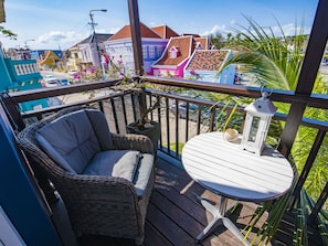 Balcony - Luxurious and hip Apartment in the Historic Town of Willemstad and the sea (Willemstad)