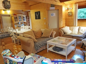 Living room - Cozy Holiday Home in Barvaux-sur-ourthe With Sauna (Durbuy)