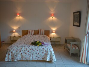 วิลล่า | 6 ห้องนอน, ตกแต่งพิเศษโดยเฉพาะ, เตารีด/โต๊ะรีดผ้า, ผ้าปูที่นอน