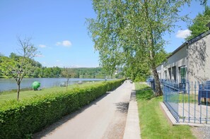 Exterior - Holiday Home in Vielsalm With Lake View (Vielsalm)