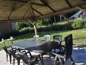 House | Dining - Holiday Home in Bastogne With Sauna & Bubble Bath (Bastogne)