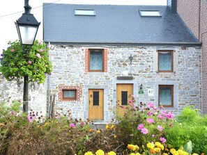 Exterior - Lovely Holiday Home With Terrace in Beauraing (Beauraing)