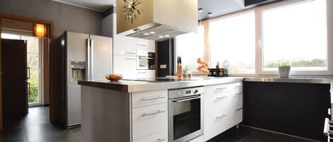 Cottage | Private kitchen | Highchair