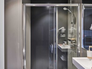 Apartment | Bathroom - Nicely Furnished Studio in Belgian Limburg (Houthalen-Helchteren)