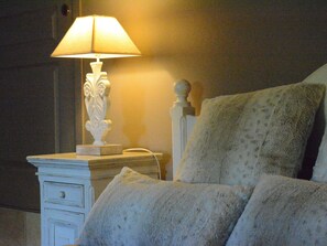 2 Schlafzimmer, individuell eingerichtet