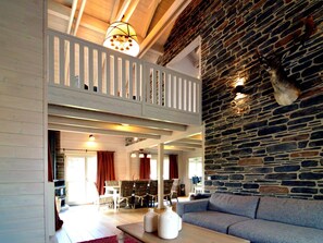 Chalet | Living room | Fireplace