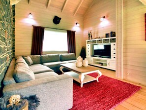 Chalet | Living room | Fireplace - Luxurious Villa with Sauna, Hot Tub, Recreation Room, Large Enclosed Garden (Durbuy)