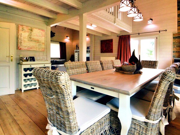 Chalet | Dining - Luxurious Villa with Sauna, Hot Tub, Recreation Room, Large Enclosed Garden (Durbuy)
