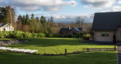 Luxurious Villa with Sauna, Hot Tub, Recreation Room, Large Enclosed Garden