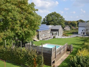 独立别墅 | 泳池 | 室内游泳池,室外游泳池