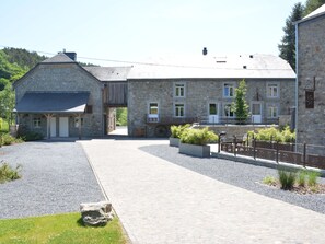 Exterior - Cozy Holiday Home in Gedinne near Forest (Gedinne)