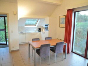Private kitchen - Well-kept Apartment Near Durbuy (Durbuy)