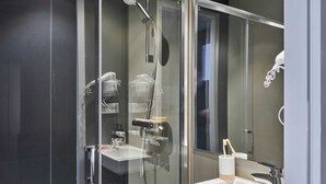 Apartment | Bathroom - Comfortable Apartment in Belgian Limburg (Houthalen-Helchteren)