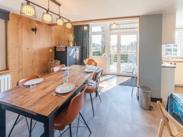Cottage | Dining