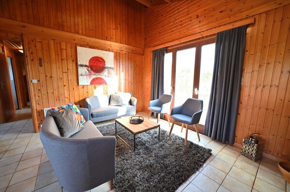 Living area - Holiday Home in Somme-leuze With Private Garden (Somme-Leuze)