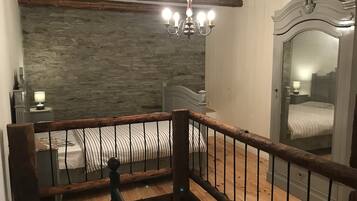 House | 4 bedrooms, individually furnished, bed sheets