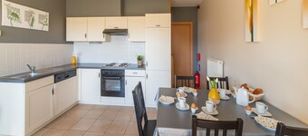 Detached House with Sauna & Hot Tub near Ski Resort & Nature Park