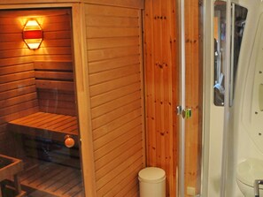 Sauna - Holiday Home with Terrace, Garden, BBQ, Sauna & Hot Tub (Somme-Leuze)