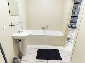 House | Bathroom - Modern Holiday Home in Wéris With Terrace (Durbuy)