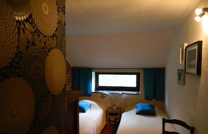 House | 3 bilik tidur, dilengkapkan perabot secara berasingan