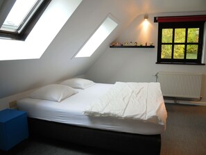 4 bedrooms, individually furnished - Doll House Near the Centre of Durbuy (Durbuy)