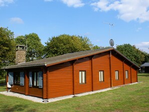 House | Exterior - Holiday Home in Houyet With Sauna & Garden (Houyet)