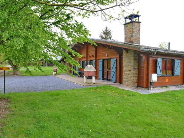 House | Garden - Holiday Home in Houyet With Sauna & Garden (Houyet)