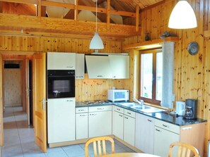 House | Private kitchen | Highchair - Bungalow in Peaceful Environment (Rochefort)