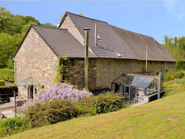 Exterior - Cozy Holiday Home in Anseremme With Sauna (Dinant)