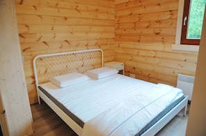 House | 3 bedrooms, individually furnished, bed sheets
