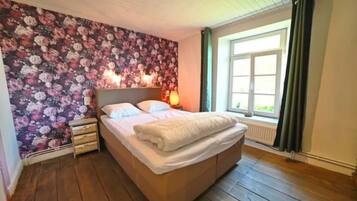 4 chambres, ameublement personnalisé, draps fournis