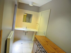 Bathroom - Holiday Home in the Middle of the Forest, Ideal for a Family Reunion (Nassogne)