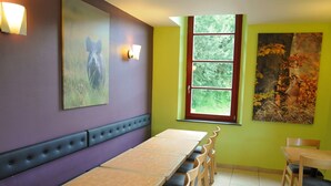 Dining - Holiday Home in the Middle of the Forest, Ideal for a Family Reunion (Nassogne)