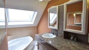 Bathtub, towels - Modern Holiday Home in Blankenberge Near Sea (Blankenberge)