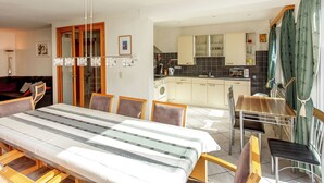 Dining - Modern Holiday Home in La Roche-en-ardenne With Sauna (La Roche-en-Ardenne)