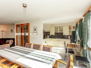 Dining - Modern Holiday Home in La Roche-en-ardenne With Sauna (La Roche-en-Ardenne)